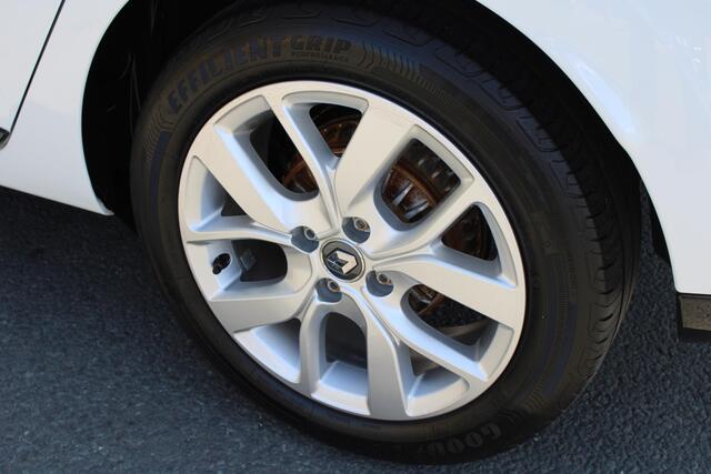 Renault CLIO Estate 0.9 TCe Limited | NAVIGATIE | PARKEERSENSOREN | AIRCONDITIONING | CRUISE CONTROL | APPLE CARPLAY