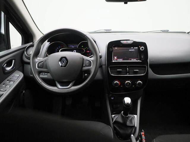 Renault CLIO Estate 0.9 TCe 90Pk Limited | Apple & Android Carplay | Navigatie | Parkeersensoren Achter | Trekhaak | Privacy Glass | Airco | Cruise Control & Snelheidsbegrenzer |