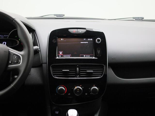 Renault CLIO Estate 0.9 TCe 90Pk Limited | Apple & Android Carplay | Navigatie | Parkeersensoren Achter | Trekhaak | Privacy Glass | Airco | Cruise Control & Snelheidsbegrenzer |