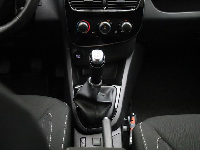 Renault CLIO Estate 0.9 TCe 90Pk Limited | Apple & Android Carplay | Navigatie | Parkeersensoren Achter | Trekhaak | Privacy Glass | Airco | Cruise Control & Snelheidsbegrenzer |