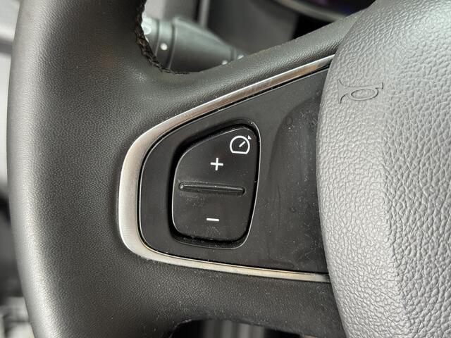 Renault CLIO Estate 0.9 TCe Limited/ LED Dagrijverl./ 16''LMV/ Apple+Android!/ Keyless/ DAB+/ Clima/ Navi/ Cruise/ Bluetooth/ Multi.LEDER.Stuur/ Elek.Pakket/ Isofix/ PDC Achter.
