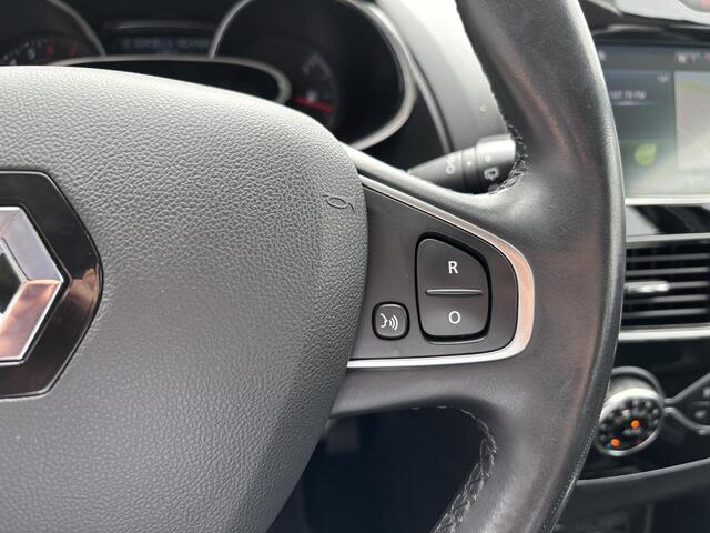 Renault CLIO 0.9 TCe Intens / CLIMATE CONTROL / PARKEERSENOREN VOOR EN ACHTER + CAMERA / BLUETOOTH / CRUISE CONTROL / NAVIGATIE