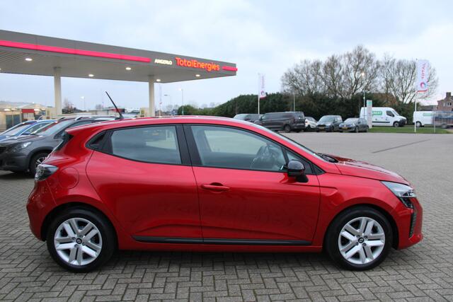 Renault CLIO 1.0 TCe 90pk Evolution - LED - Carplay - DAB - Parkeersensoren - Rijklaar