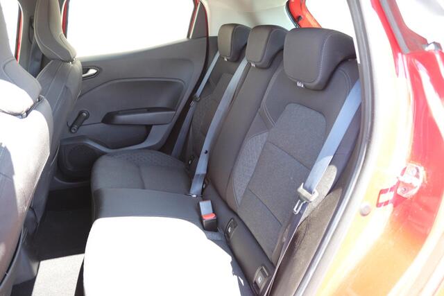 Renault CLIO 1.0 TCe 100 Zen | Trekhaak | Navigatie | Parkeersensoren |