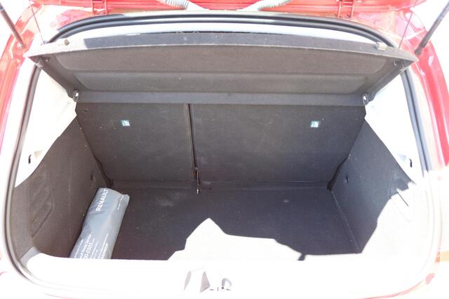 Renault CLIO 1.0 TCe 100 Zen | Trekhaak | Navigatie | Parkeersensoren |