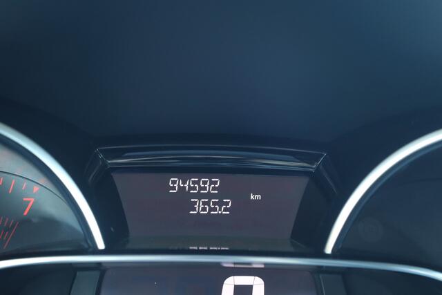 Renault CLIO Estate 0.9 TCe Limited - NL- Auto!! Climate I Cruise I Apple
