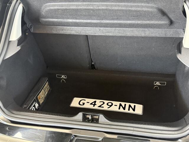 Renault CLIO 1.2 16V /4-Cilinder! /Trekhaak! /DAB+! /Navi /Airco /Cruise /Elek. pakket /Bluetooth /AUX & USB /LED Dagrijverl. /Extra getint glas /Isofix.