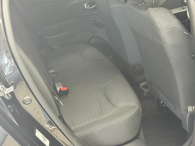 Renault CLIO 1.2 16V /4-Cilinder! /Trekhaak! /DAB+! /Navi /Airco /Cruise /Elek. pakket /Bluetooth /AUX & USB /LED Dagrijverl. /Extra getint glas /Isofix.