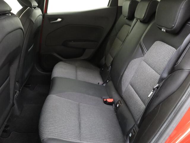 Renault CLIO 1.0 TCe 100Pk Intens | Navigatie met Groot Scherm | Cruise Control | Apple & Android Carplay | Parkeersensoren & Camera | Climate Control | Bluetooth | Lichtmetalen Velgen | Armsteun Voor |