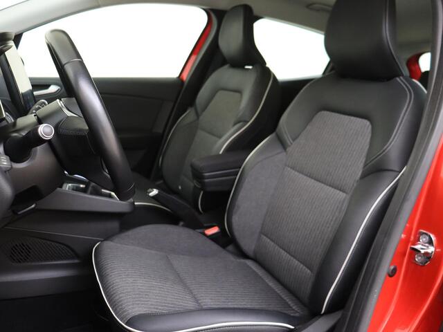 Renault CLIO 1.0 TCe 100Pk Intens | Navigatie met Groot Scherm | Cruise Control | Apple & Android Carplay | Parkeersensoren & Camera | Climate Control | Bluetooth | Lichtmetalen Velgen | Armsteun Voor |