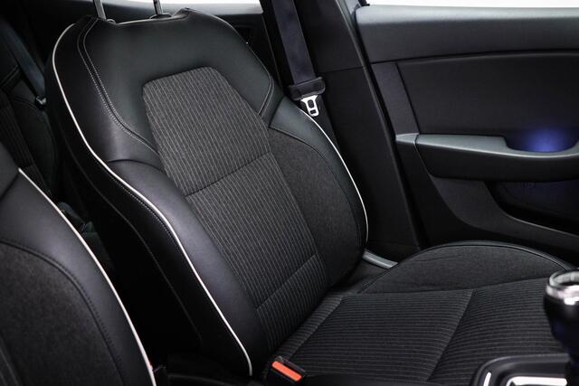 Renault CLIO 1.0 TCe Intens | LED | DAB | APPLE