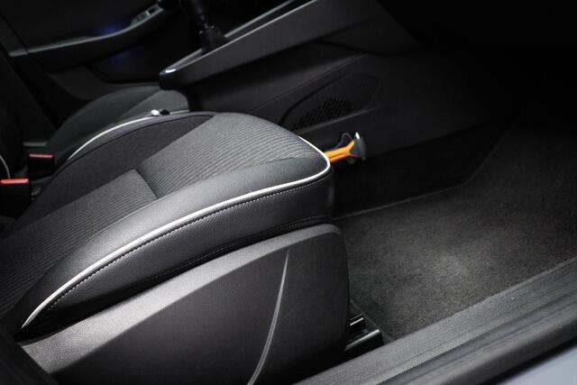 Renault CLIO 1.0 TCe Intens | LED | DAB | APPLE