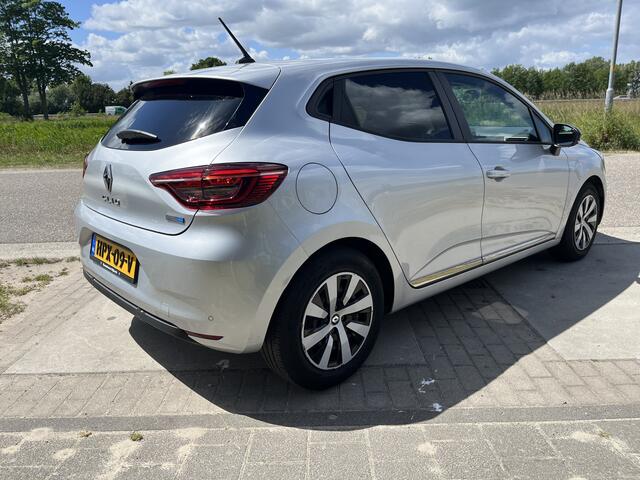 Renault CLIO 1.6 E-Tech Hybrid 145 / Automaat / Apple Carplay - Android Auto / PDC V+A / Airco / Navi / LED /