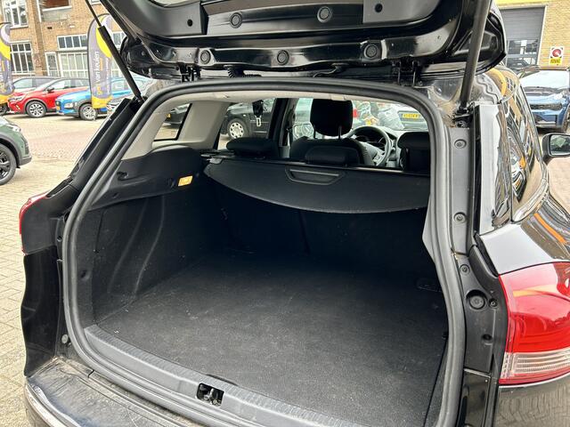Renault CLIO Estate 0.9 TCe Limited | navigatie | Trekhaak | Bluetooth | Cruise control | parkeersensoren