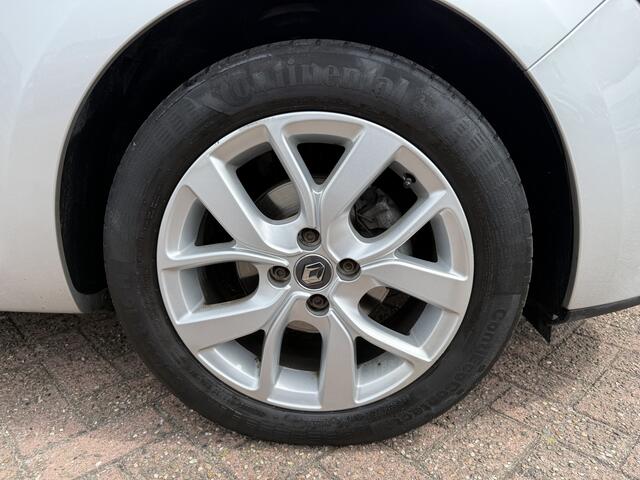 Renault CLIO Limited Tce 90 | keyless entry | parkeersensor | tijdelijk gratis Top Afleverpakket twv Eur 695
