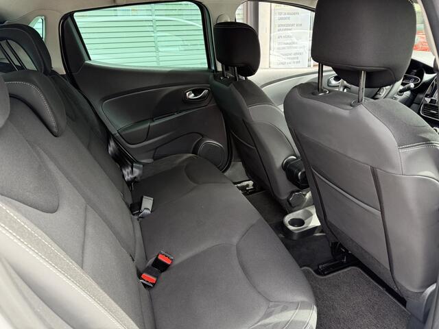 Renault CLIO Limited Tce 90 | keyless entry | parkeersensor | tijdelijk gratis Top Afleverpakket twv Eur 695