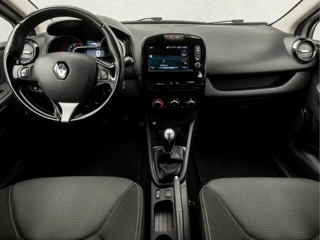 Renault CLIO Estate 0.9 TCe Expression (NAVIGATIE, TREKHAAK, PARKEERSENSOREN, SPORTSTOELEN, GETINT GLAS, LM VELGEN, BASS REFLEX, CRUISE, NIEUWE APK, NIEUWSTAAT)