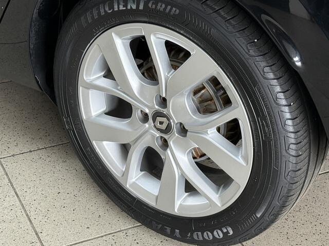 Renault CLIO Estate 0.9 TCe Limited/ DEALER ONDERHOUDEN!/ LED Dagrijverl./ DAB+/ Apple+Android/ 16''LMV/ Airco/ Navi/ Cruise/ Bluetooth/ Multi.Stuur/ Elek.Pakket/ Isofix/ PDC Achter.