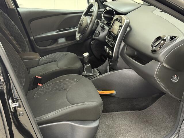 Renault CLIO Estate 0.9 TCe Limited/ DEALER ONDERHOUDEN!/ LED Dagrijverl./ DAB+/ Apple+Android/ 16''LMV/ Airco/ Navi/ Cruise/ Bluetooth/ Multi.Stuur/ Elek.Pakket/ Isofix/ PDC Achter.