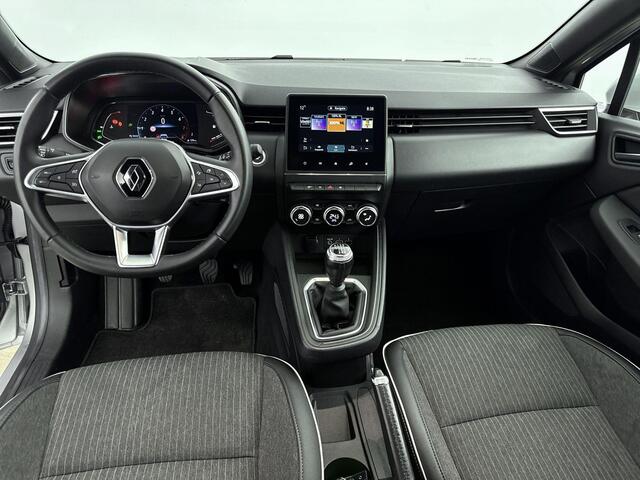 Renault CLIO 1.0 TCe Intens 90PK | Navigatie | Climate Control | Parkeersensoren achter | All Season Banden | Apple CarPlay & Android Auto