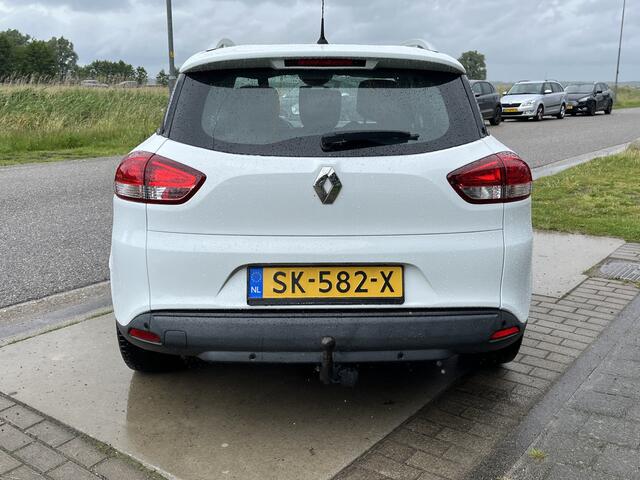 Renault CLIO Estate 1.5 dCi Ecoleader / Trekhaak / PDC. Achter / Climate / Cruise / Navi / 2e Pinksterdag Open 09.00 - 17.00 uur