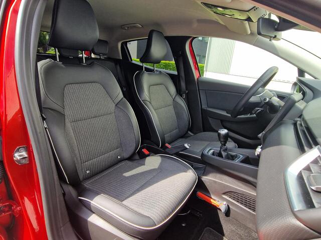 Renault CLIO 1.0 TCe Bi-Fuel Intens / 1e Eigenaar / Dealer Onderhouden / Apple Carplay & Android Auto / Climate Control / Parkeersensoren /