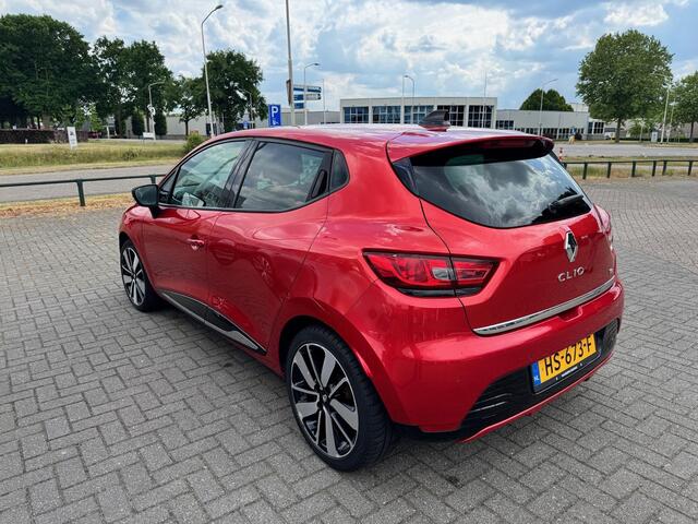 Renault CLIO TCe 90 Dynamique PARK ASSIST - CAMERA/ R-LINK NAVIGATIE-DAB/ ARMSTEUN/ 17"LM VELGEN/ HAAIENVIN/ ETC... DEALER ONDERHOUDEN!! RIJKLAAR!