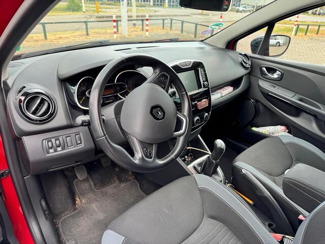 Renault CLIO TCe 90 Dynamique PARK ASSIST - CAMERA/ R-LINK NAVIGATIE-DAB/ ARMSTEUN/ 17"LM VELGEN/ HAAIENVIN/ ETC... DEALER ONDERHOUDEN!! RIJKLAAR!