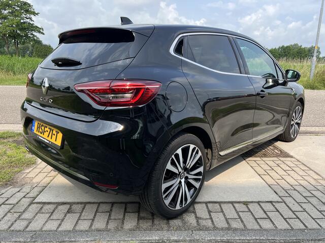 Renault CLIO 1.3 TCe 131 PK Initiale Paris / Automaat / 360' Camera / Apple Carplay - Android Auto / Stoelverw. + Stuurverw. / Keyless / Leer / 17'' LMV /