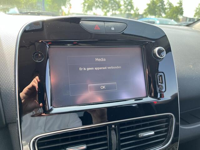 Renault CLIO Estate 0.9 TCe Limited | Navi | Pdc | Trekhaak | Airco | Cruise |