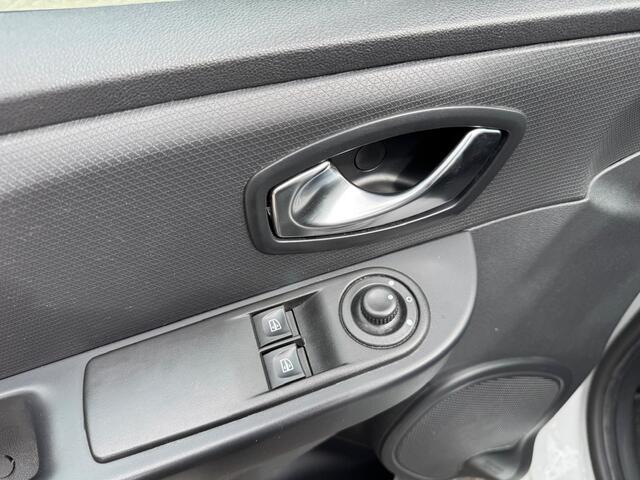 Renault CLIO 0.9 TCe Eco2 Authentique Airco/5-Deurs