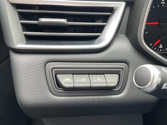 Renault CLIO 1.0 TCe Zen | Trekhaak | Lichtmetaal | Parkeersensoren | DAB | Apple Carplay & Android Auto | Cruise Control | Airco |