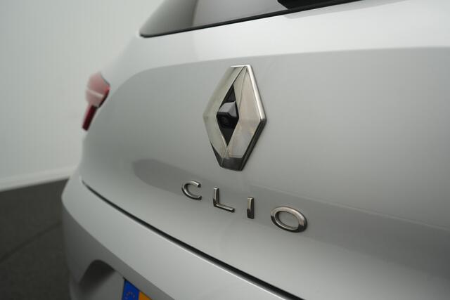Renault CLIO 1.6 E-Tech Hybrid 145 Techno - RIJKLAARPRIJS - Achteruitrijcamera - All seasonbanden - 17 inch velgen