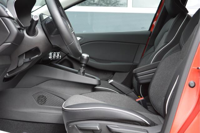 Renault CLIO 1.0 TCe Intens | Carplay/Aut.Airco/Trekhaak | Met 12 maanden garantie!