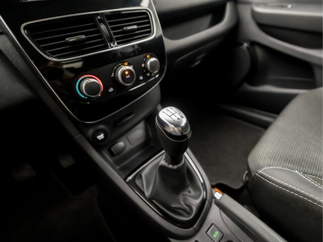 Renault CLIO 0.9 TCe Sport (NAVIGATIE, LM VELGEN, CRUISE, SPORTSTOELEN, BASS REFLEX, ELEK RAMEN, NIEUWE APK, NIEUWSTAAT)