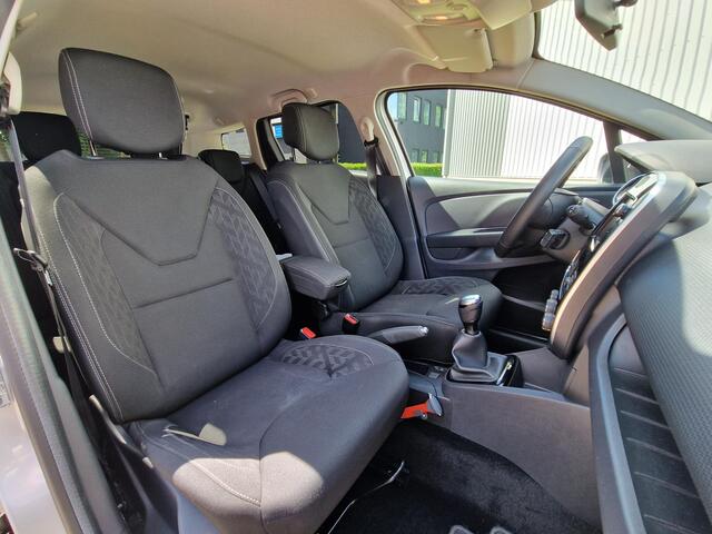 Renault CLIO Estate 0.9 TCe Limited / Afneembare Trekhaak / 100% Onderhouden / Airco / Cruise Control / Apple Carplay / Android Auto / Navigatie /