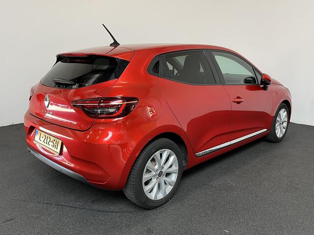 Renault CLIO 1.0 TCe 100pk Experience Demo! | Navigatie Climate Control Cruise control Lichtmetalen Velgen Parkeer Sensoren Extra Getint glas 5 deurs