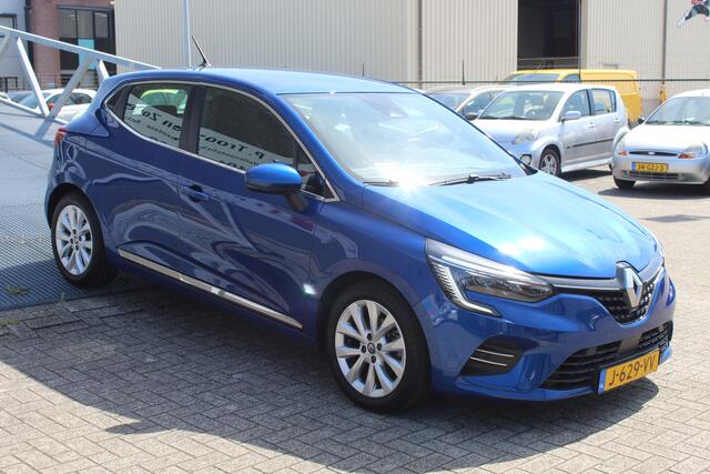 Renault CLIO 1.0 TCe Intens Navigatie/Virtual cockpit/Climate control/Apple carplay/Cruise control/Lane assist/Parkeersensoren/Elektrische ramen/Elektrisch verstelbare spiegels/16''Lichtmetalen velgen.