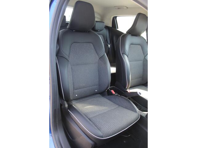 Renault CLIO 1.0 TCe Intens Navigatie/Virtual cockpit/Climate control/Apple carplay/Cruise control/Lane assist/Parkeersensoren/Elektrische ramen/Elektrisch verstelbare spiegels/16''Lichtmetalen velgen.