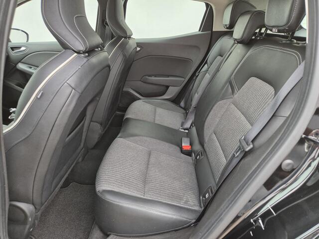 Renault CLIO 1.0 TCe Intens Handgeschakeld / Pack Easy Link / Apple Carplay Android Auto / Draadloze telefoon lader / Navigatie / Keyless Entry/Start / Cruise control / Parkeersensoren achter / Climate control /