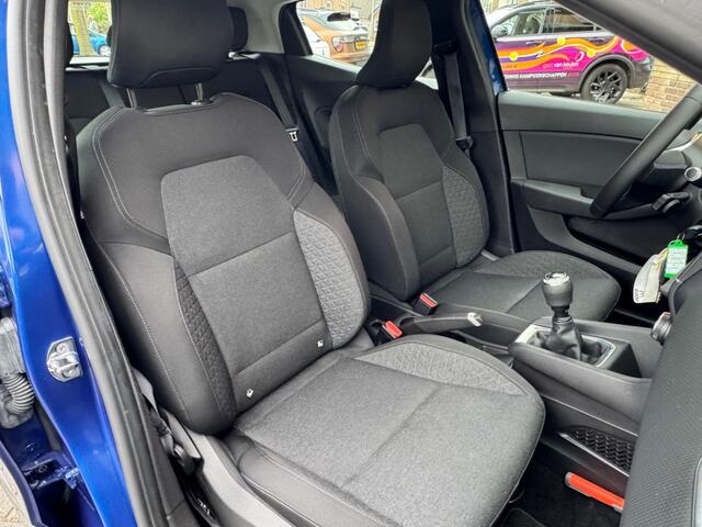 Renault CLIO 1.0 TCe 100pk ZEN 5-DEURS CARPLAY/LED/PDC/NL-AUTO/1E EIG.