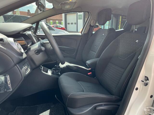 Renault CLIO TCe 90 LIMITED NAVI/CRUISE/PDC/LMV/NL-AUTO/75.000 km!