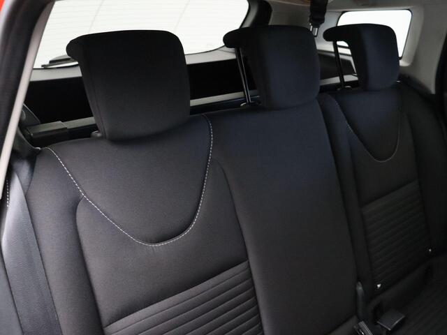 Renault CLIO Estate TCe 90pk Limited | Eerste Eigenaar | Volledig Dealer onderhouden | Navigatie | Parkeersensoren achter | lm velgen | Cruise control |