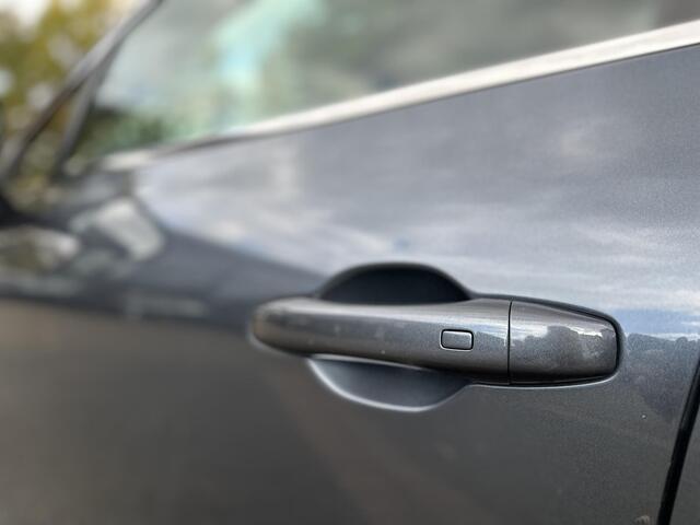 Renault CLIO 1.6 E-Tech Hybrid 140 Intens CAMERA| PARKEERSENS. VOOR + ACHTER| RIJKLAARPRIJS INCL. 12 MND BOVAG GARANTIE