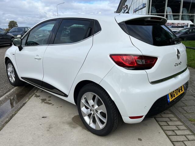 Renault CLIO 0.9 TCe Limited / Airco / Navi / Parkeersensoren. Achter / Bluetooth / Cruise / 16'' LMV /