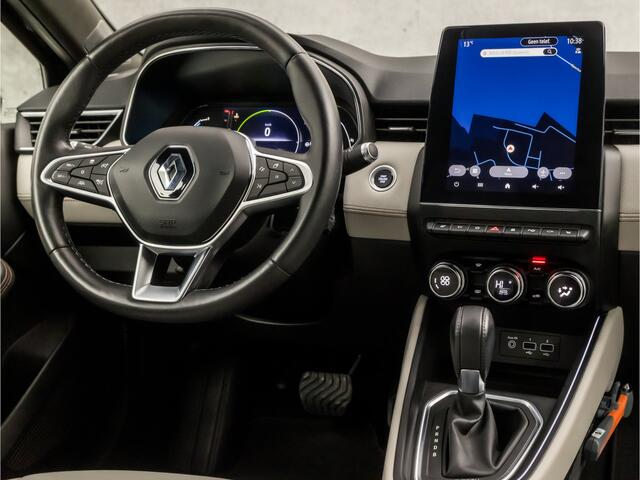 Renault CLIO 1.6 E-Tech Hybrid 140 Initiale Paris 141Pk Automaat (VIRTUAL COCKPIT, APPLE CARPLAY, GROOT NAVI, LEDER, CLIMATE, STOELVERWARMING, SPORTSTOELEN, ADAPTIVE CRUISE, BOSE AUDIO, CAMERA, KEYLESS, NIEUWSTAAT)