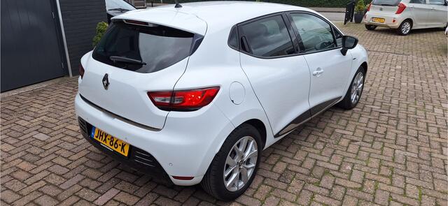 Renault CLIO 0.9 TCE LIMITED / NAVIGATIE / Airco / BLEUTOOTH