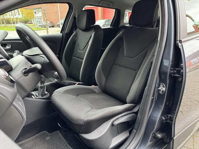 Renault CLIO Estate 0.9 TCe Zen | Trekhaak | Navigatie | Cruise Control | Airco | Bluetooth Tel. | DAB Radio | Elek. Spiegels | Rijklaarprijs!