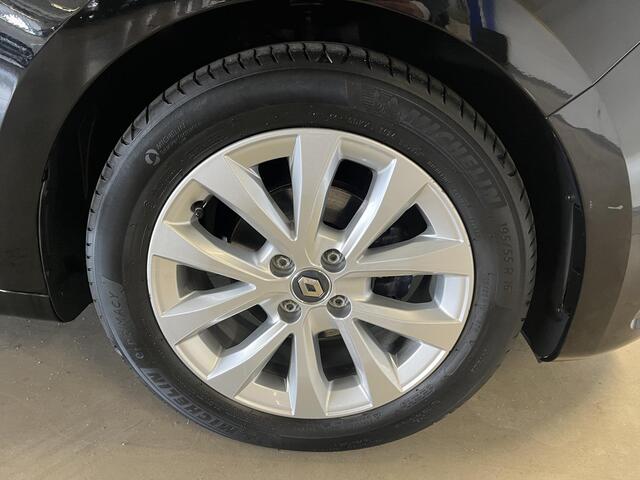 Renault CLIO Tce 90 GPF Intens APPLE CARPLAY ANDROID AUTO / CLIMATE CONTROLE / NAVIGATIE / PARKEERSENSOREN / CRUISE CONTROLE.