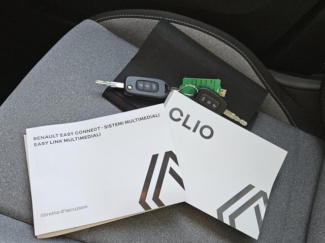 Renault CLIO 1.6 E-Tech Hybrid 145PK Automaat / Apple Carplay & Android Auto / Parkeersensoren / Cruise Control / Airco /